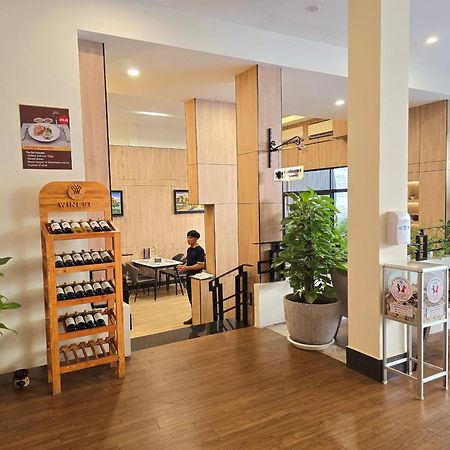 Joli Hotel Пном Пен Екстериор снимка