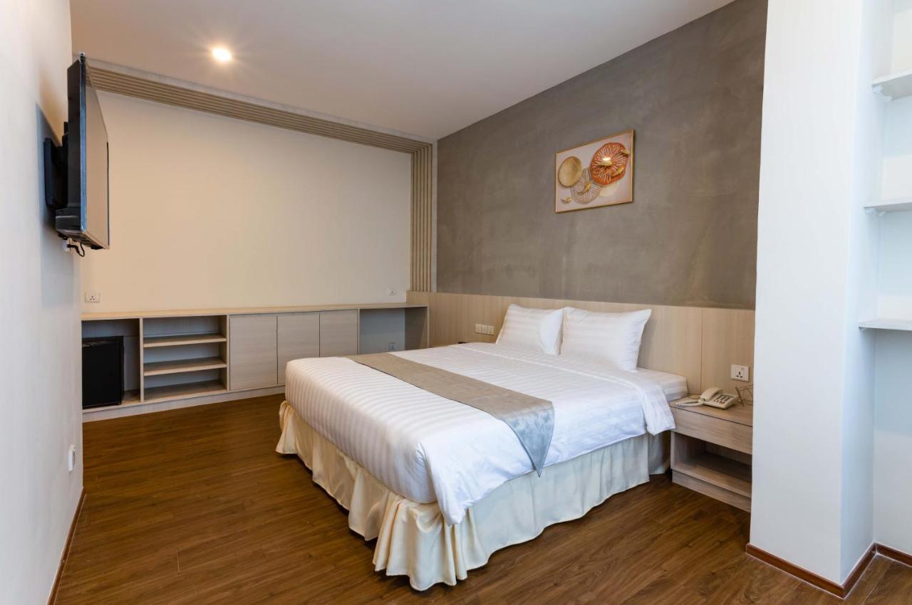 Joli Hotel Пном Пен Екстериор снимка