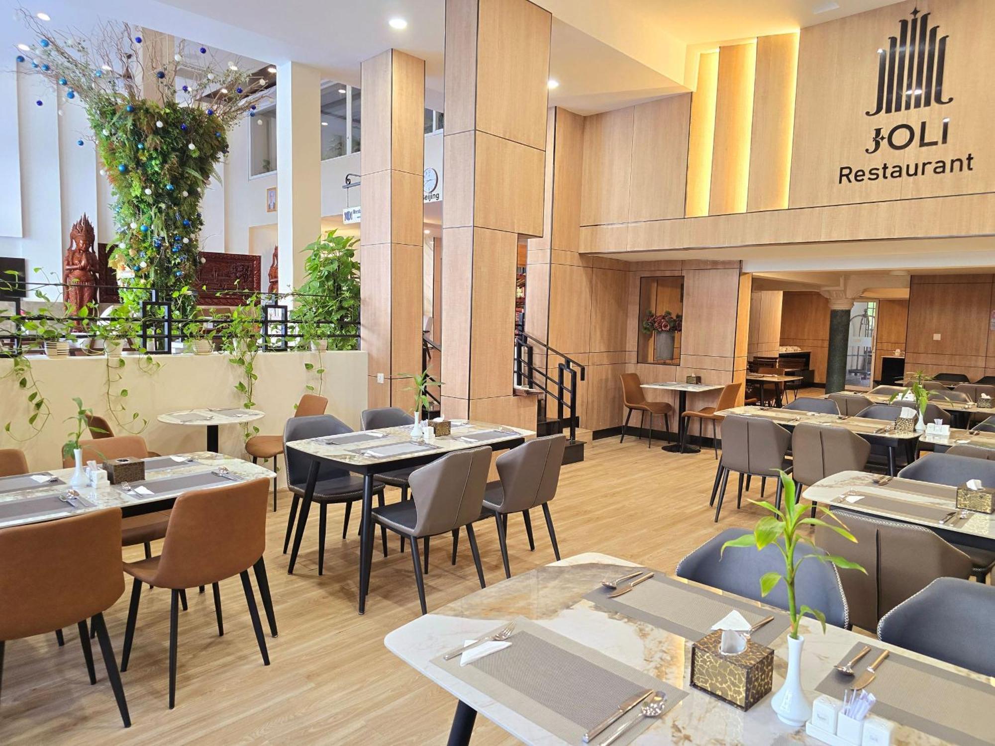 Joli Hotel Пном Пен Екстериор снимка