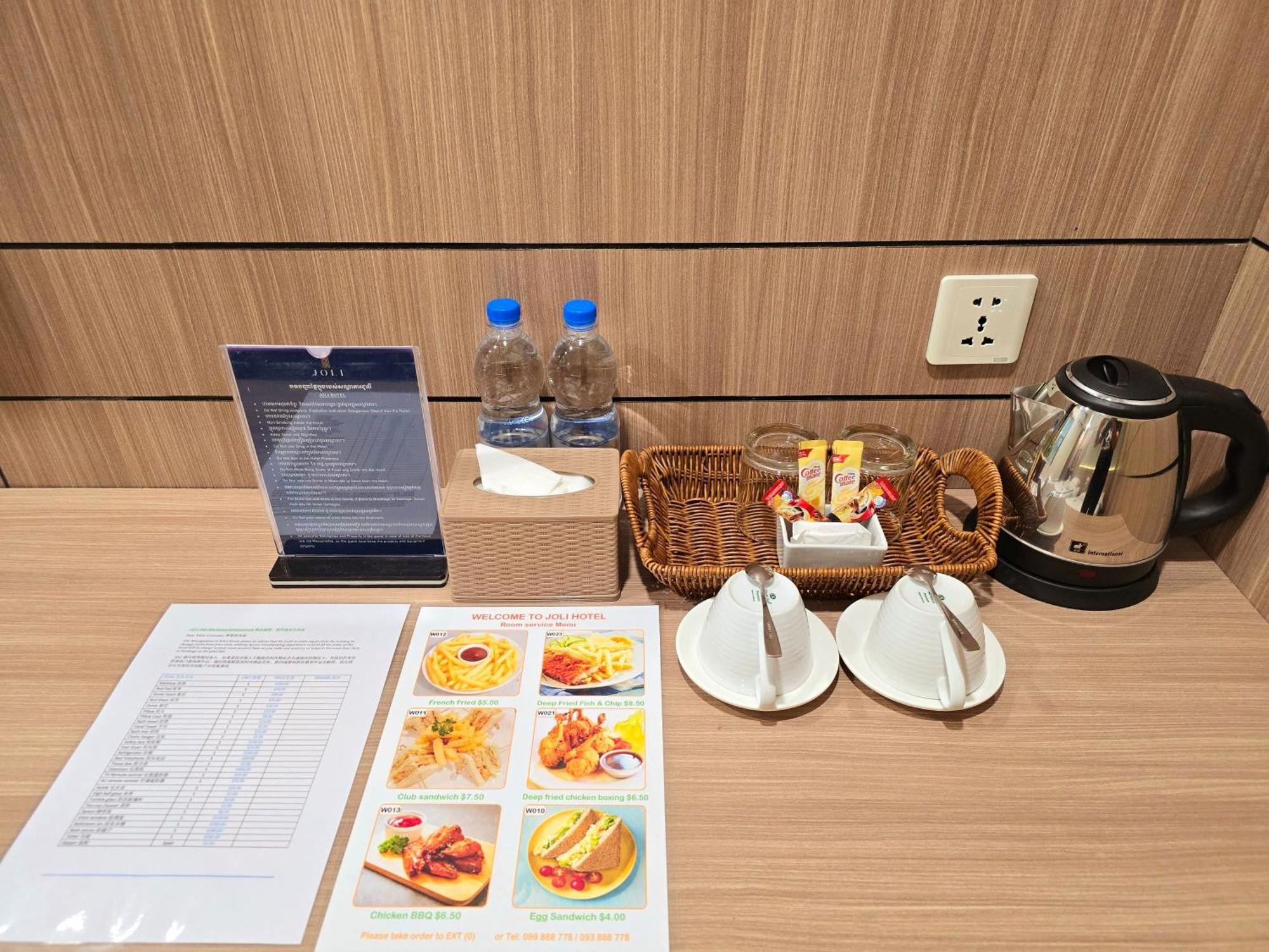 Joli Hotel Пном Пен Екстериор снимка