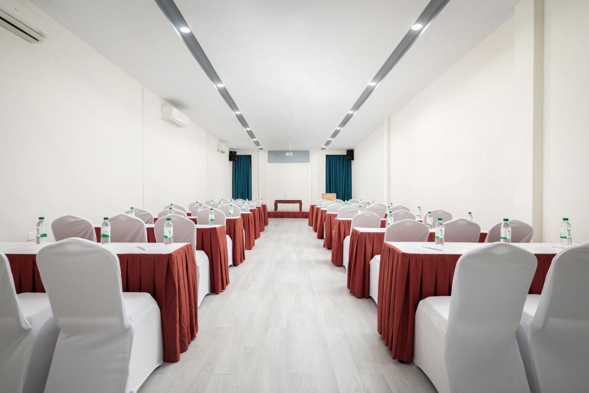 Joli Hotel Пном Пен Екстериор снимка